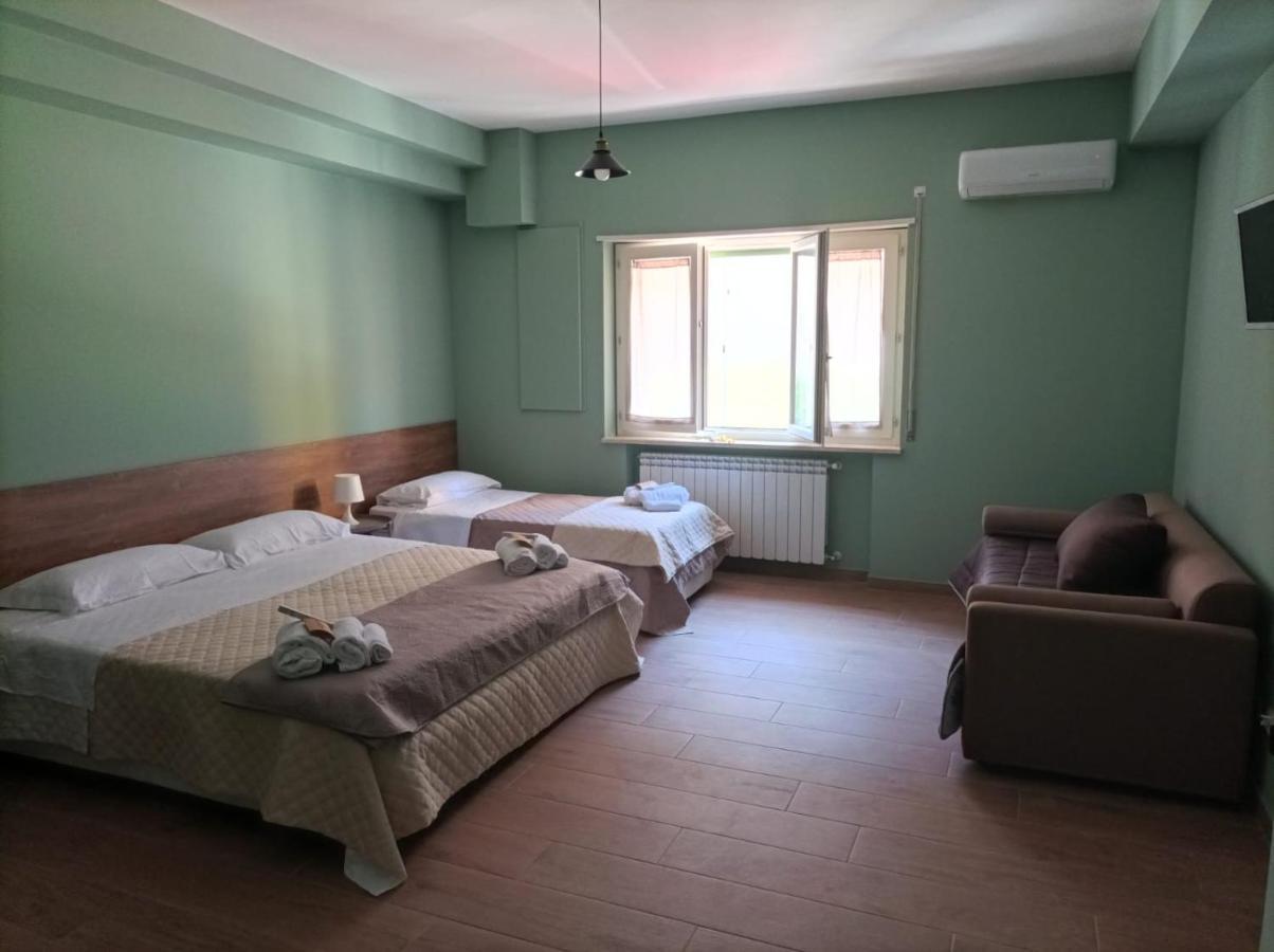 Incastro B&B In Crotone Bagian luar foto